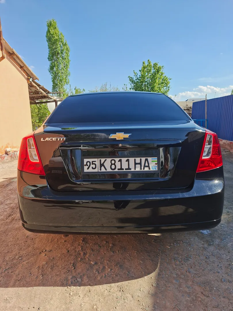 Chevrolet Gentra - 5