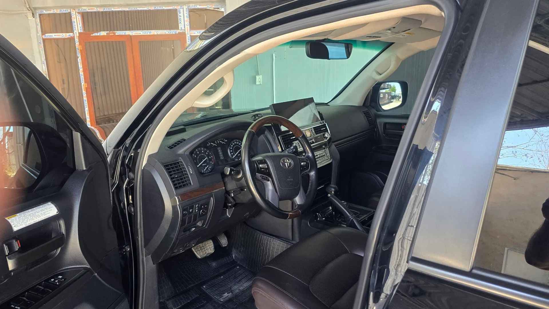 Toyota Land Cruiser - 3