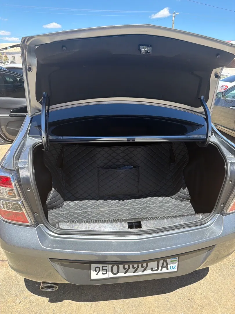 Chevrolet Cobalt MCM Midnayt - 7