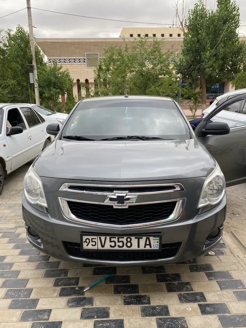 Chevrolet Cobalt - 2