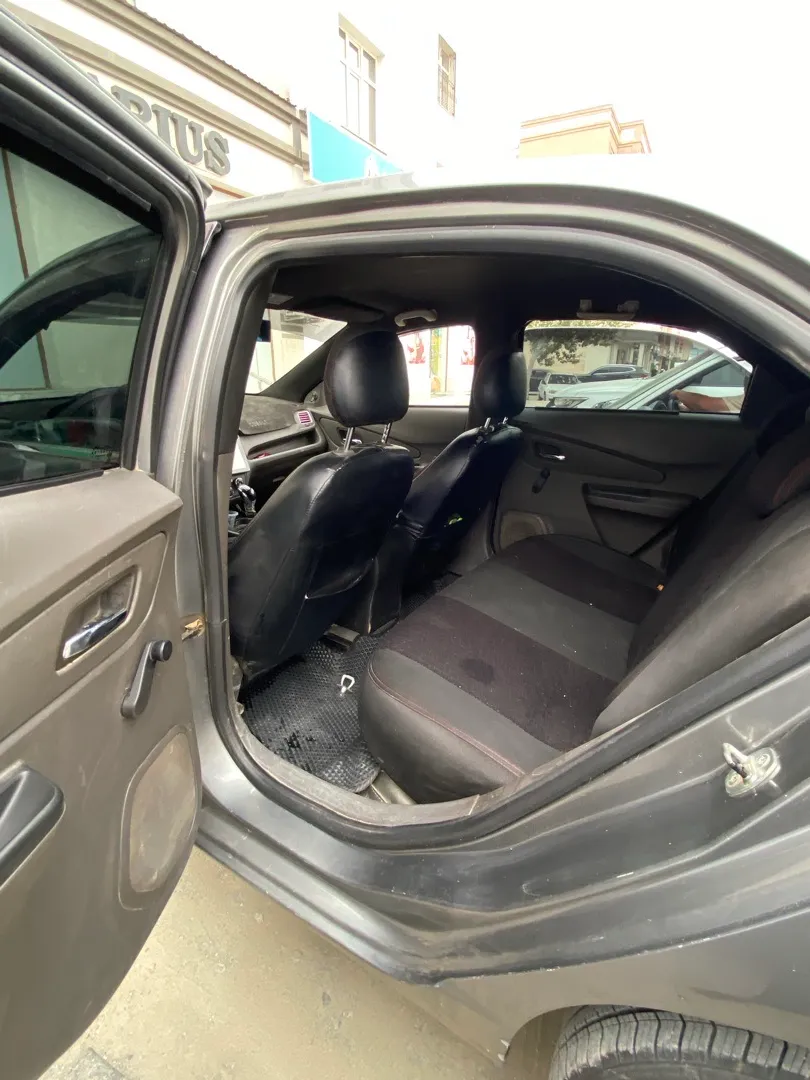 Chevrolet Cobalt - 6