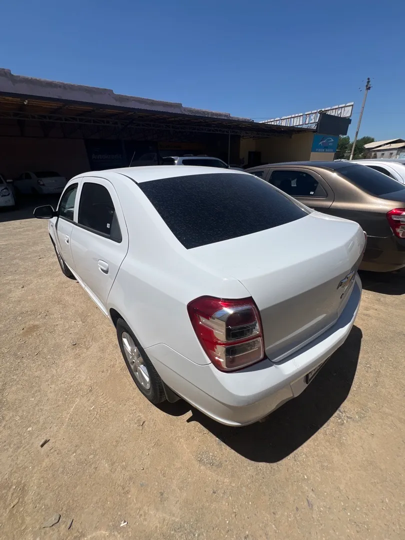 Chevrolet Cobalt - 2