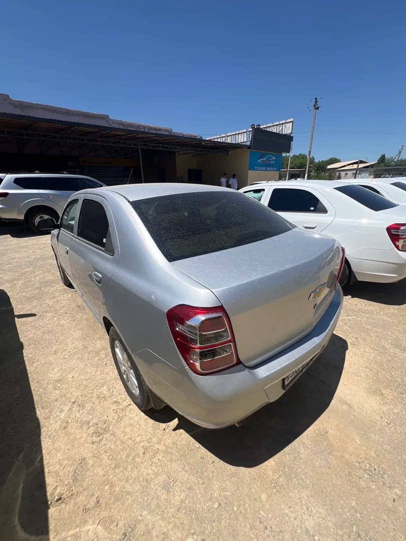 Chevrolet Cobalt - 2