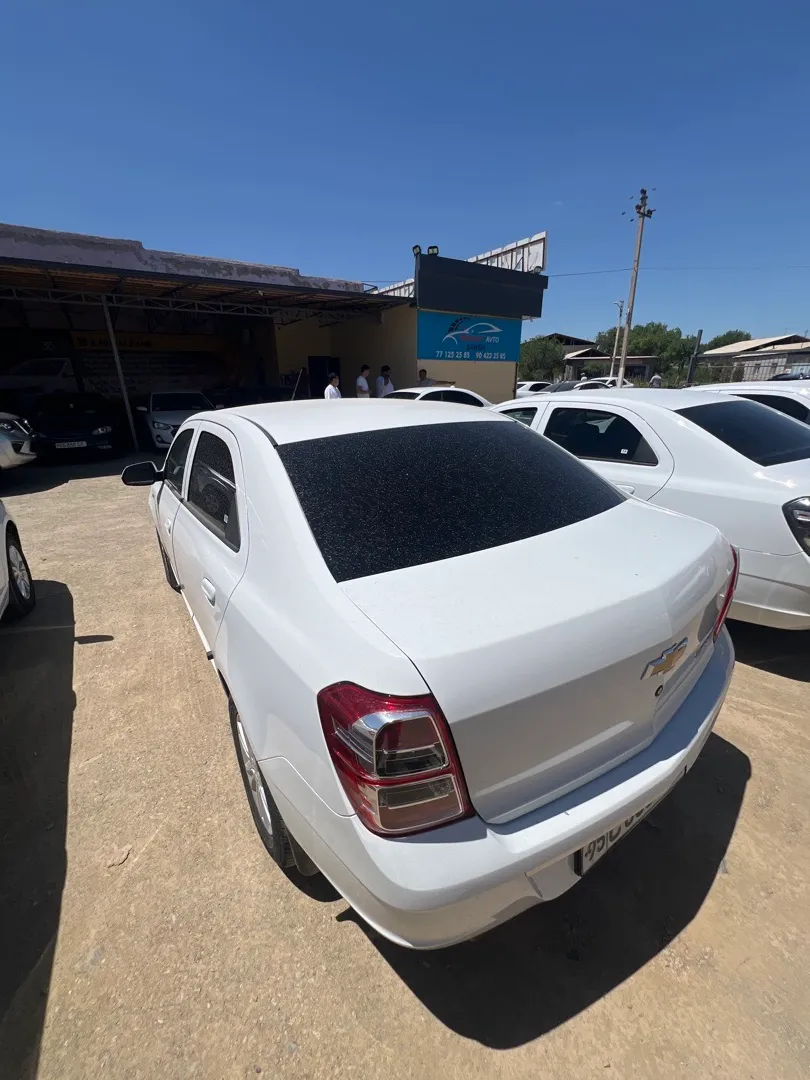 Chevrolet Cobalt - 2