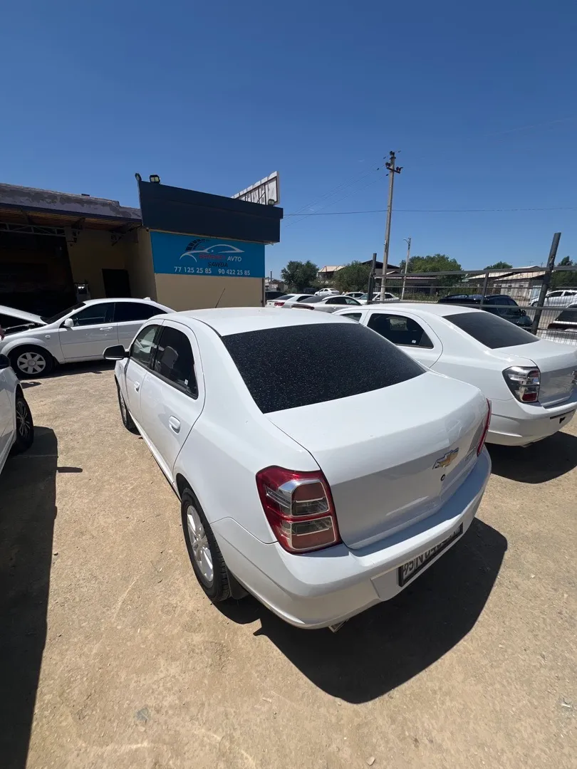 Chevrolet Cobalt - 2