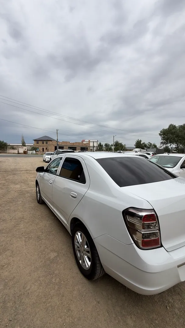 Chevrolet Cobalt - 2