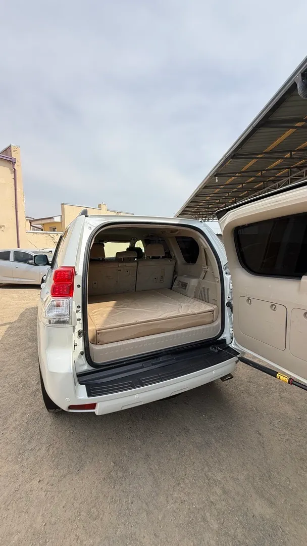 Toyota Land Cruiser 150 - 2