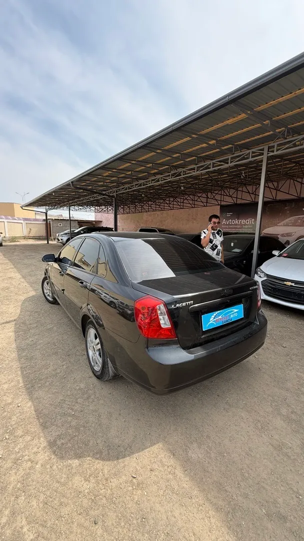 Chevrolet Lacetti - 2