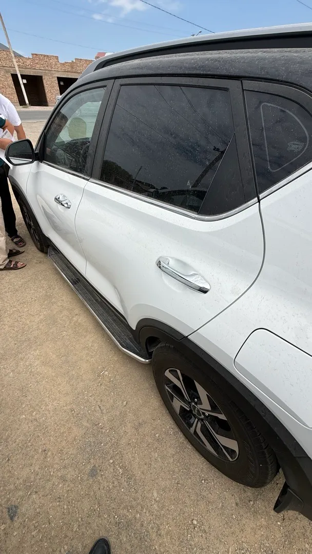 Kia Sonet Pristige - 2