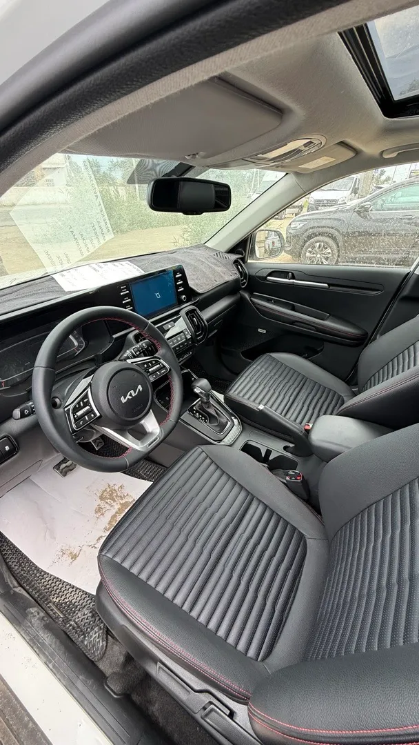 Kia Sonet Pristige - 8