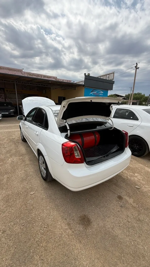 Chevrolet Gentra - 5
