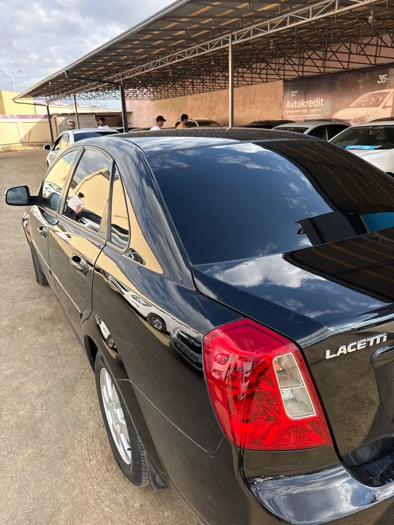 Chevrolet Gentra - 6