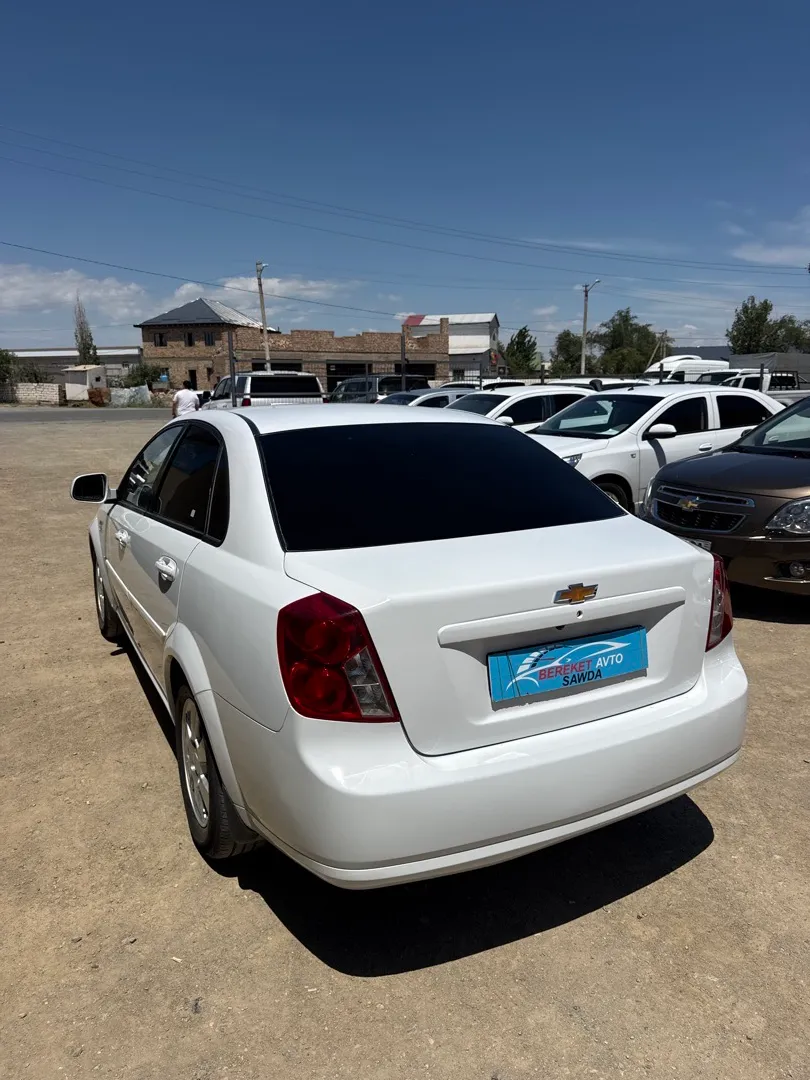 Chevrolet Gentra - 5
