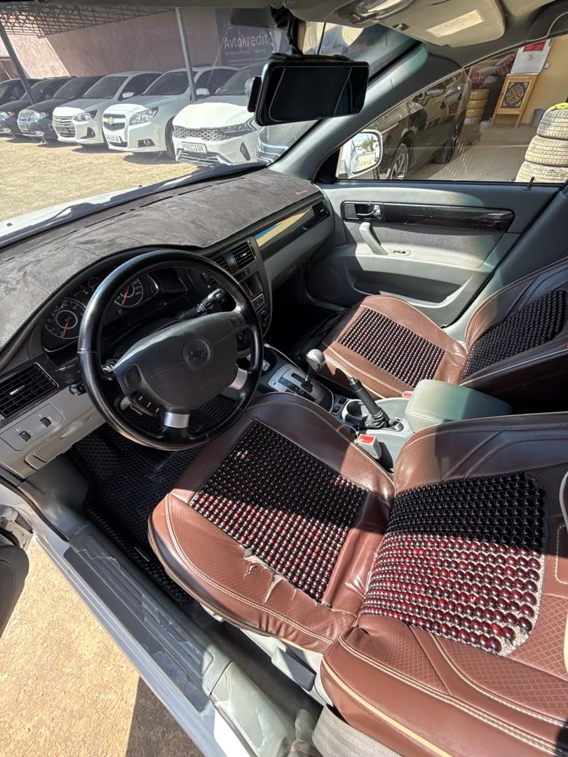 Chevrolet Gentra - 2