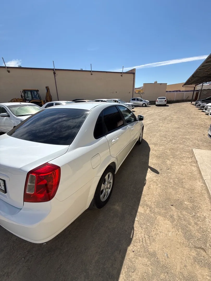 Chevrolet Gentra - 6
