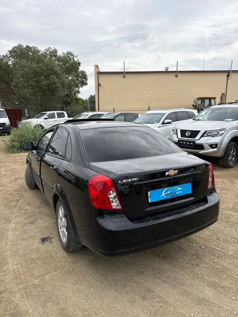 Chevrolet Gentra - 5