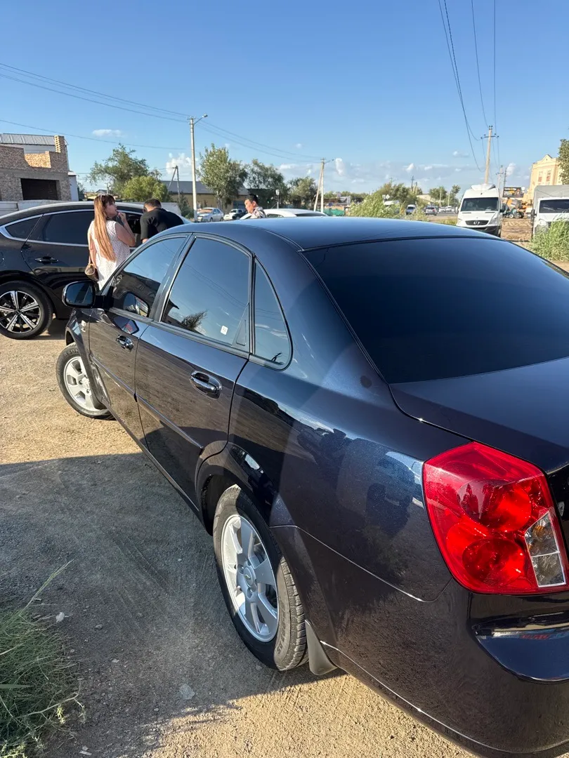 Chevrolet Gentra - 6