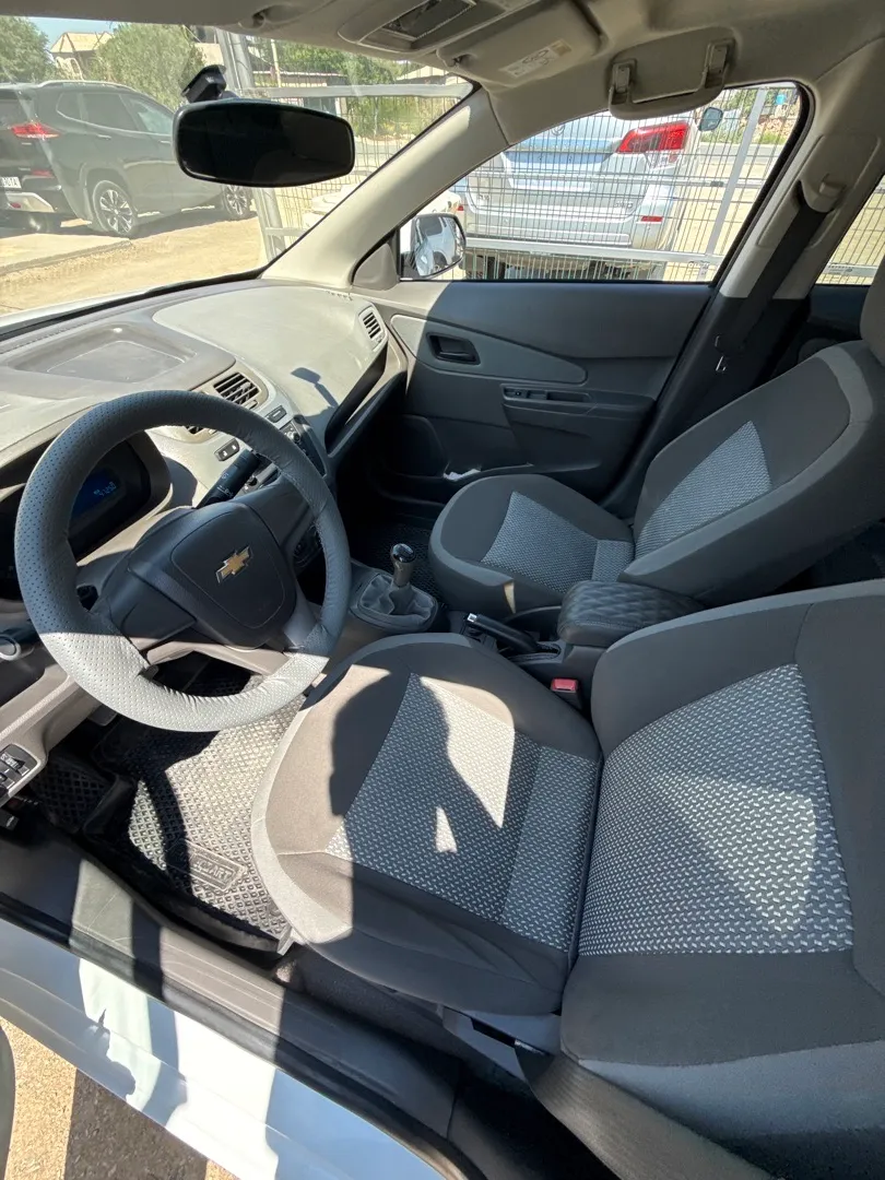 Chevrolet Cobalt - 2
