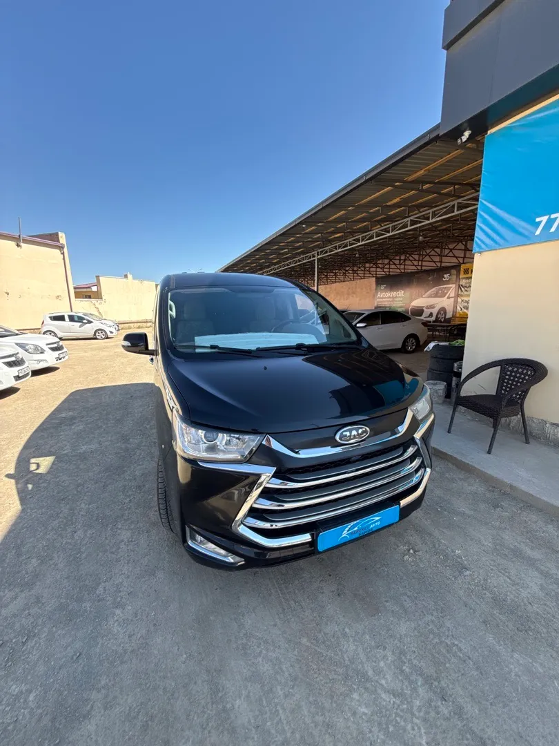 JAC M4