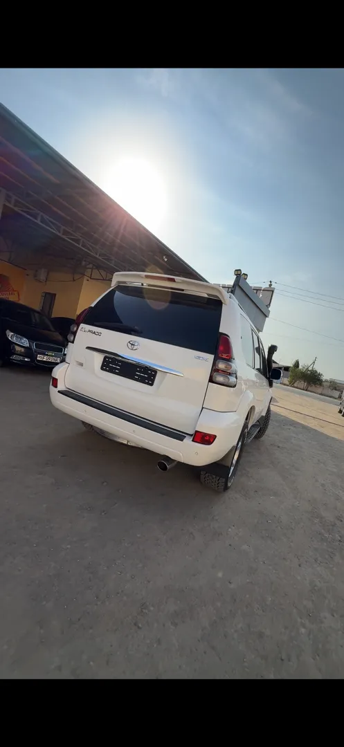 Toyota Land Cruiser Prado - 3