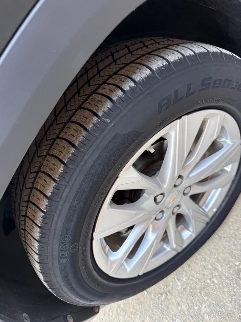Chevrolet Tracker LTZ - 2