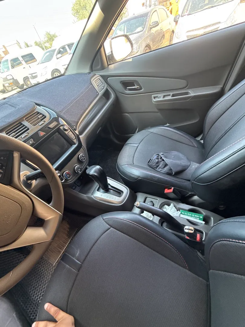 Chevrolet Cobalt - 2