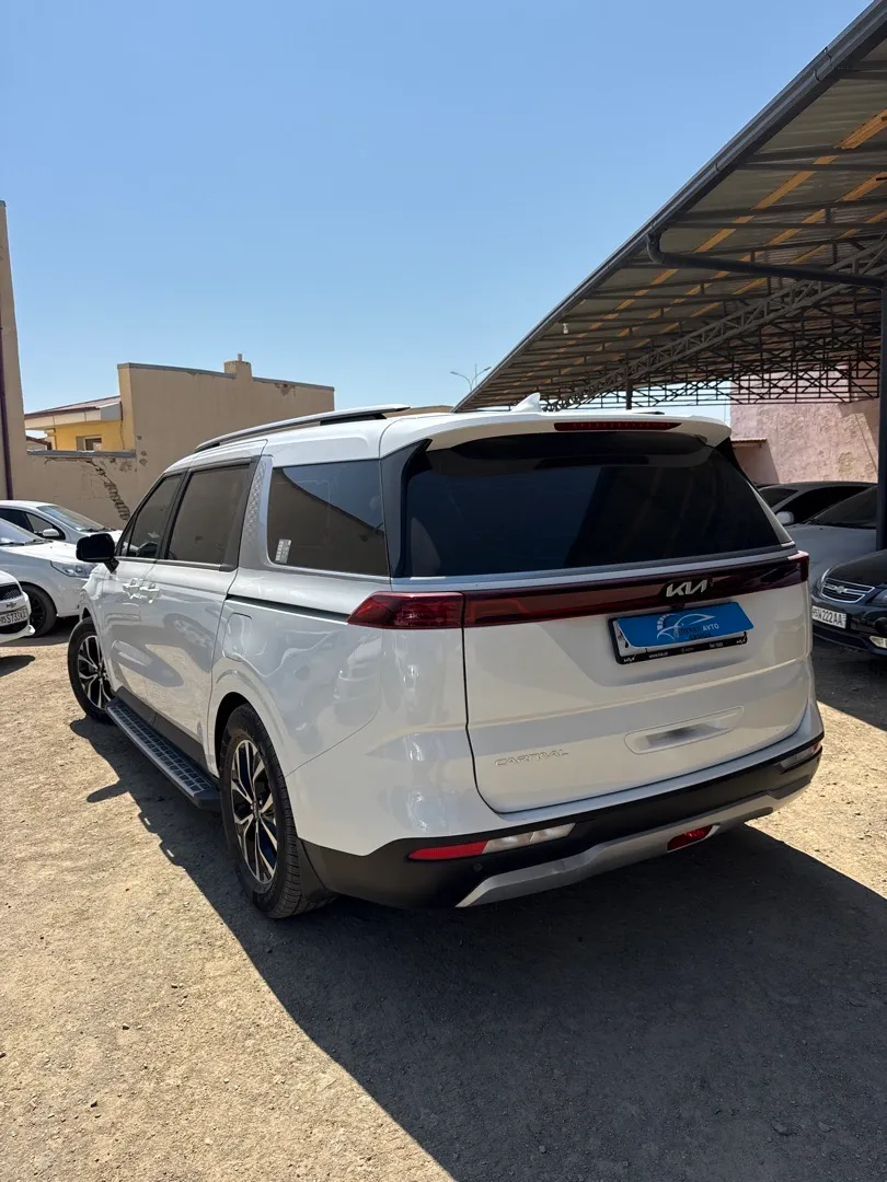 Kia Carnival - 5